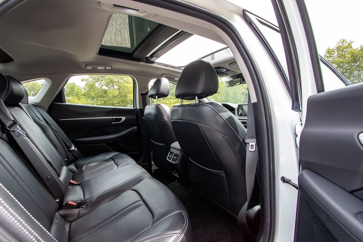 2022 Hyundai Sonata SEL Convenience N Line photo 23