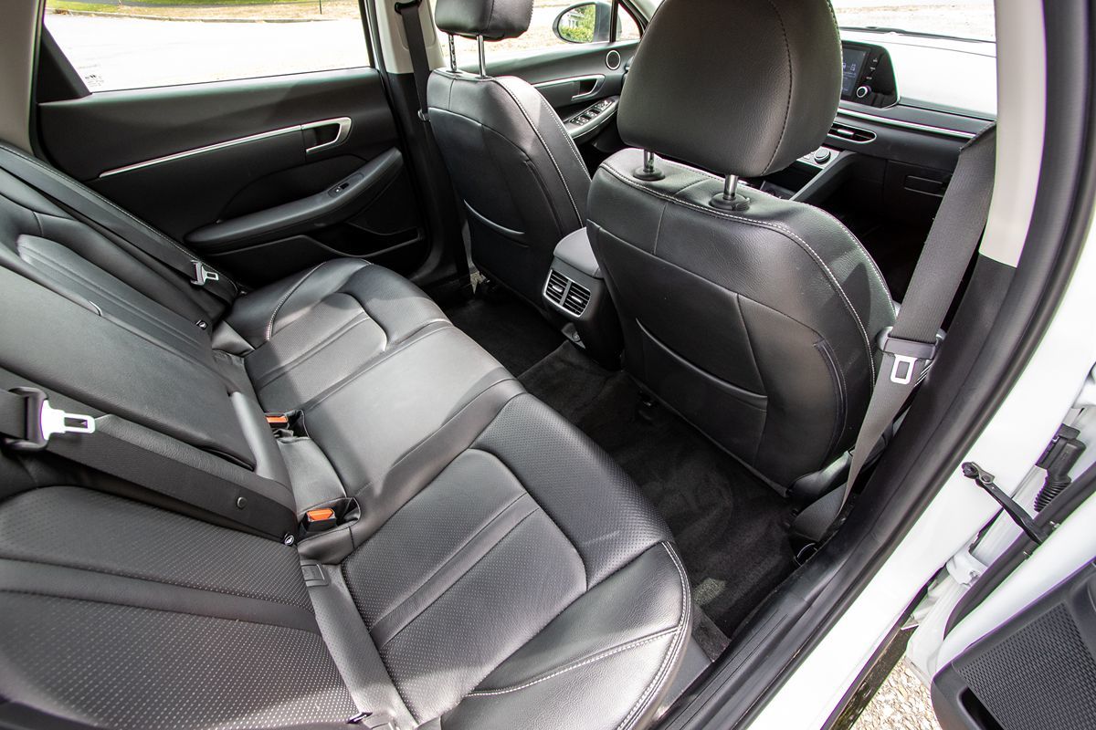 2022 Hyundai Sonata SEL Convenience N Line photo 24