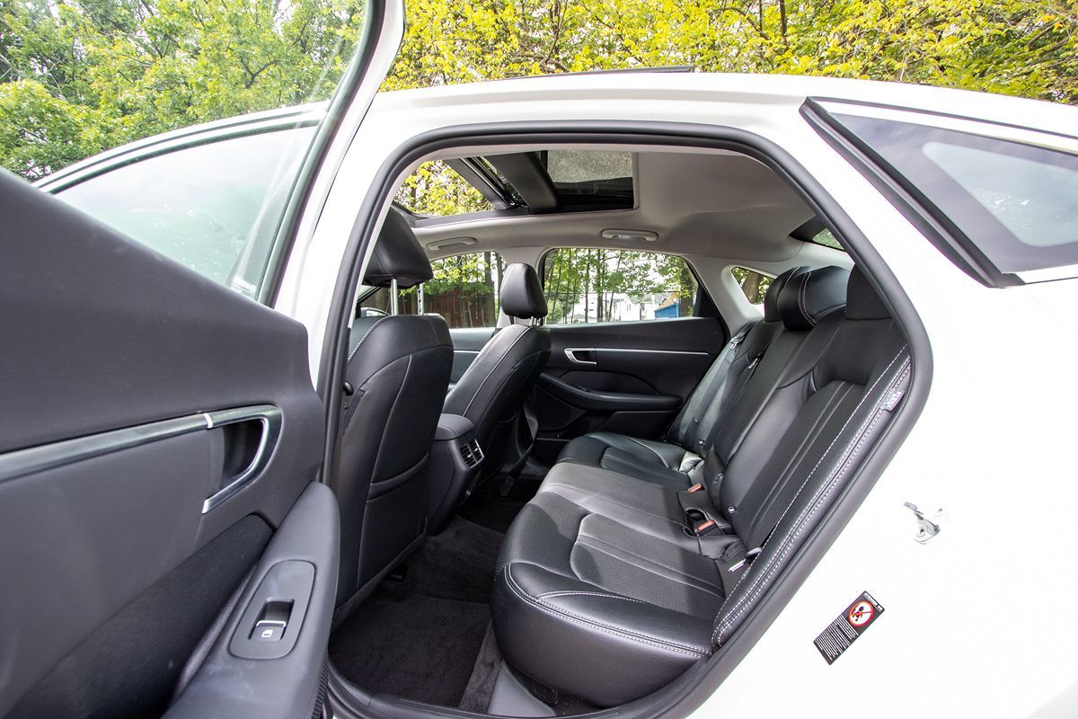 2022 Hyundai Sonata SEL Convenience N Line photo 25