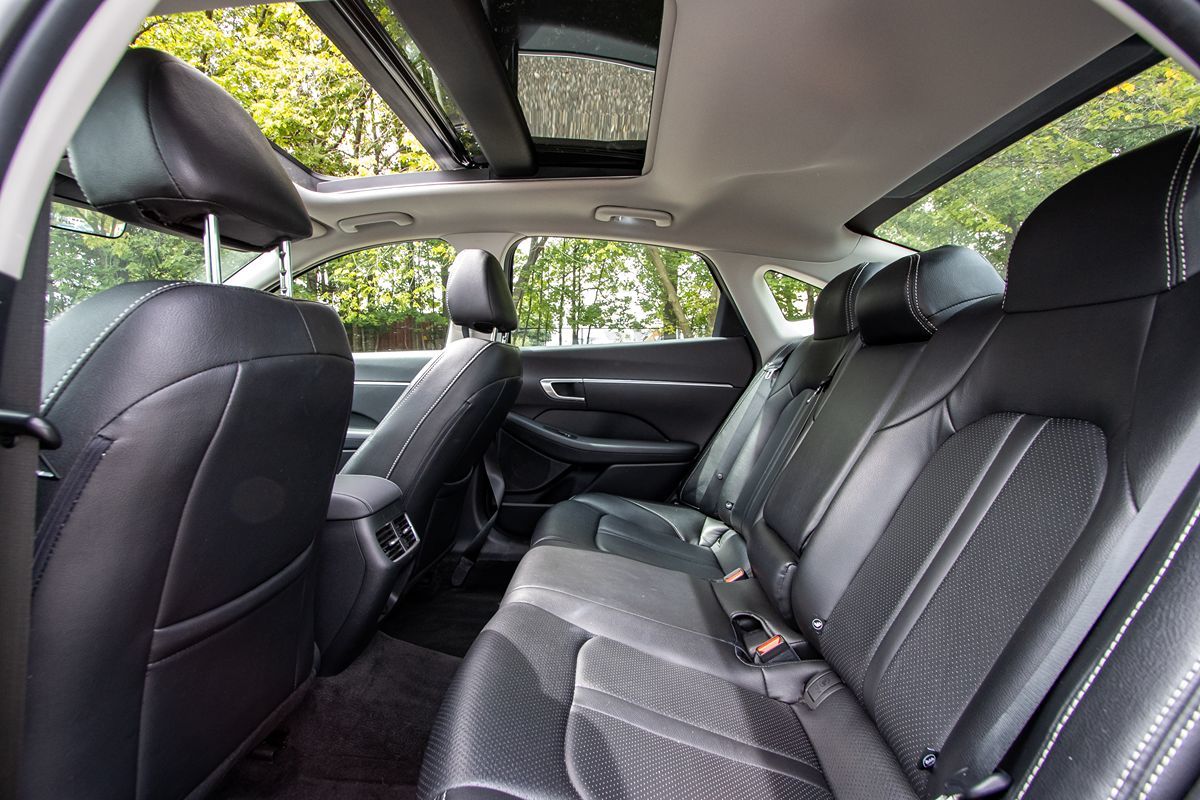 2022 Hyundai Sonata SEL Convenience N Line photo 26