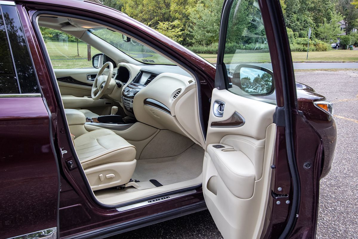2014 Infiniti QX60 Hybrid Deluxe Touring photo 17