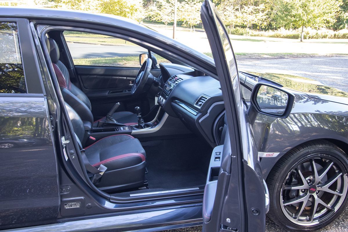 2015 Subaru WRX STI Limited photo 14