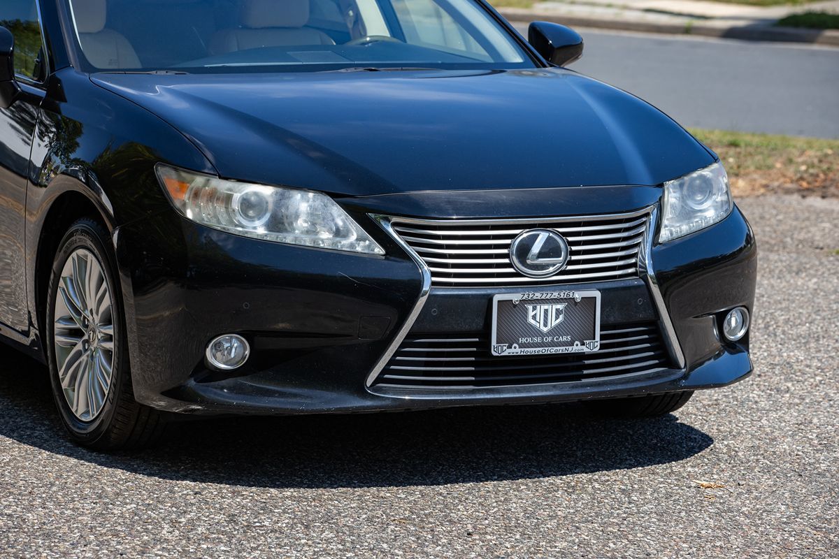 2013 Lexus ES 350 photo 5