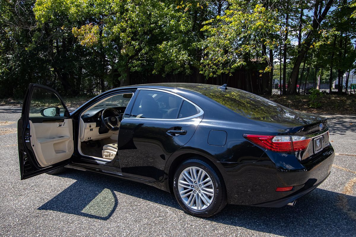 2013 Lexus ES 350 photo 6