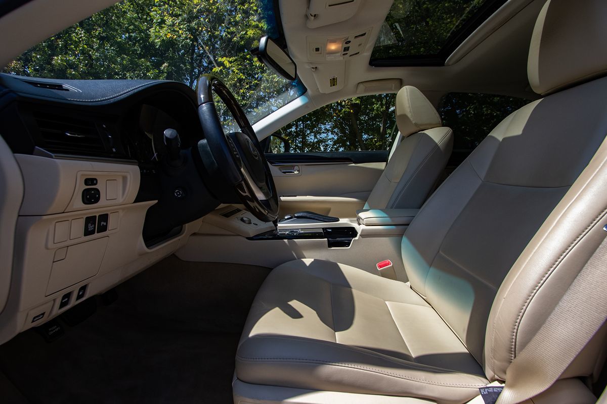 2013 Lexus ES 350 photo 8