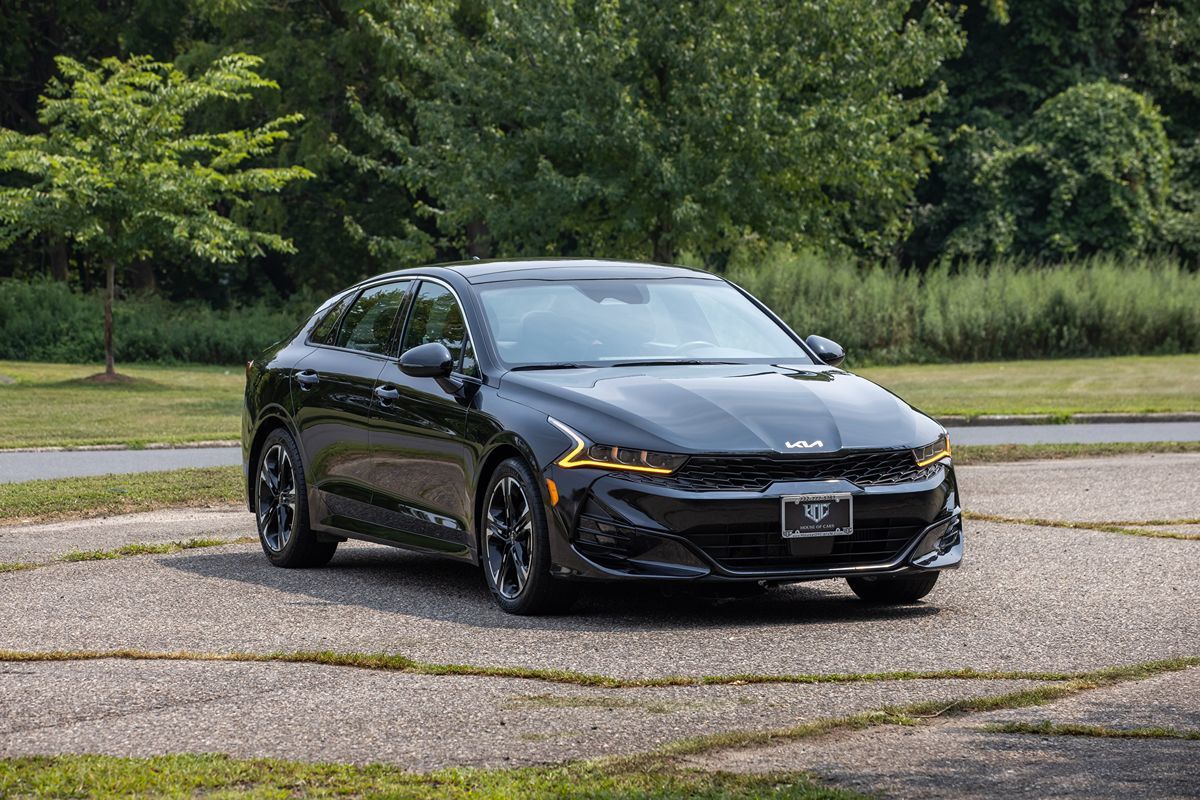 2022 Kia K5 GT-Line photo 2
