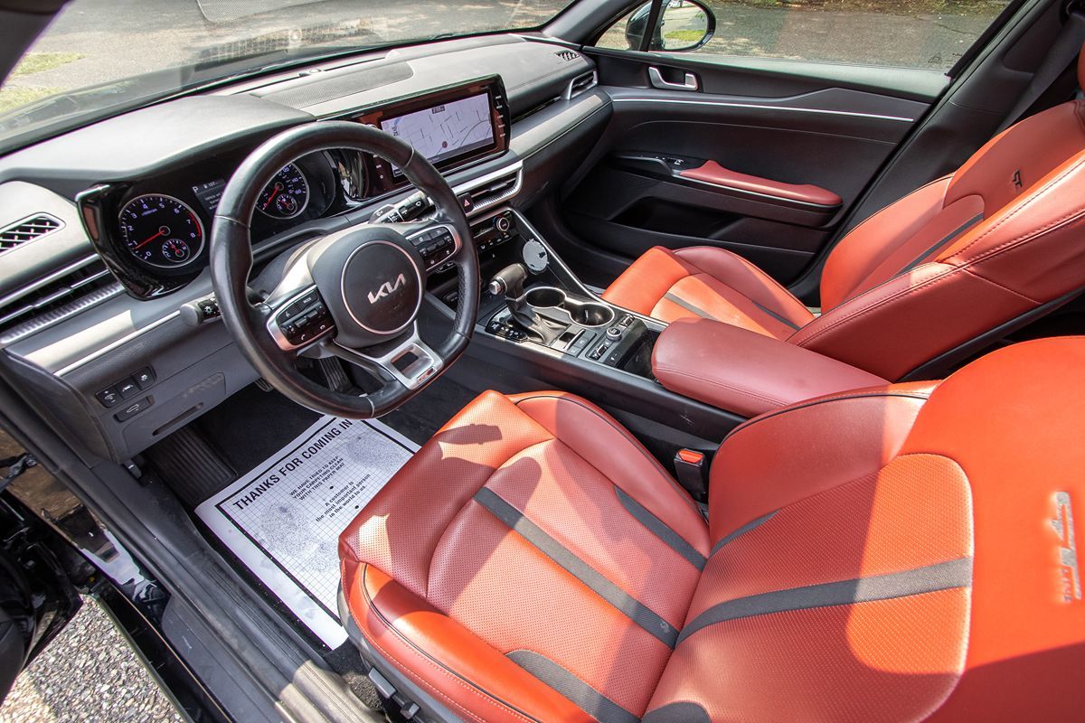 2022 Kia K5 GT-Line photo 11