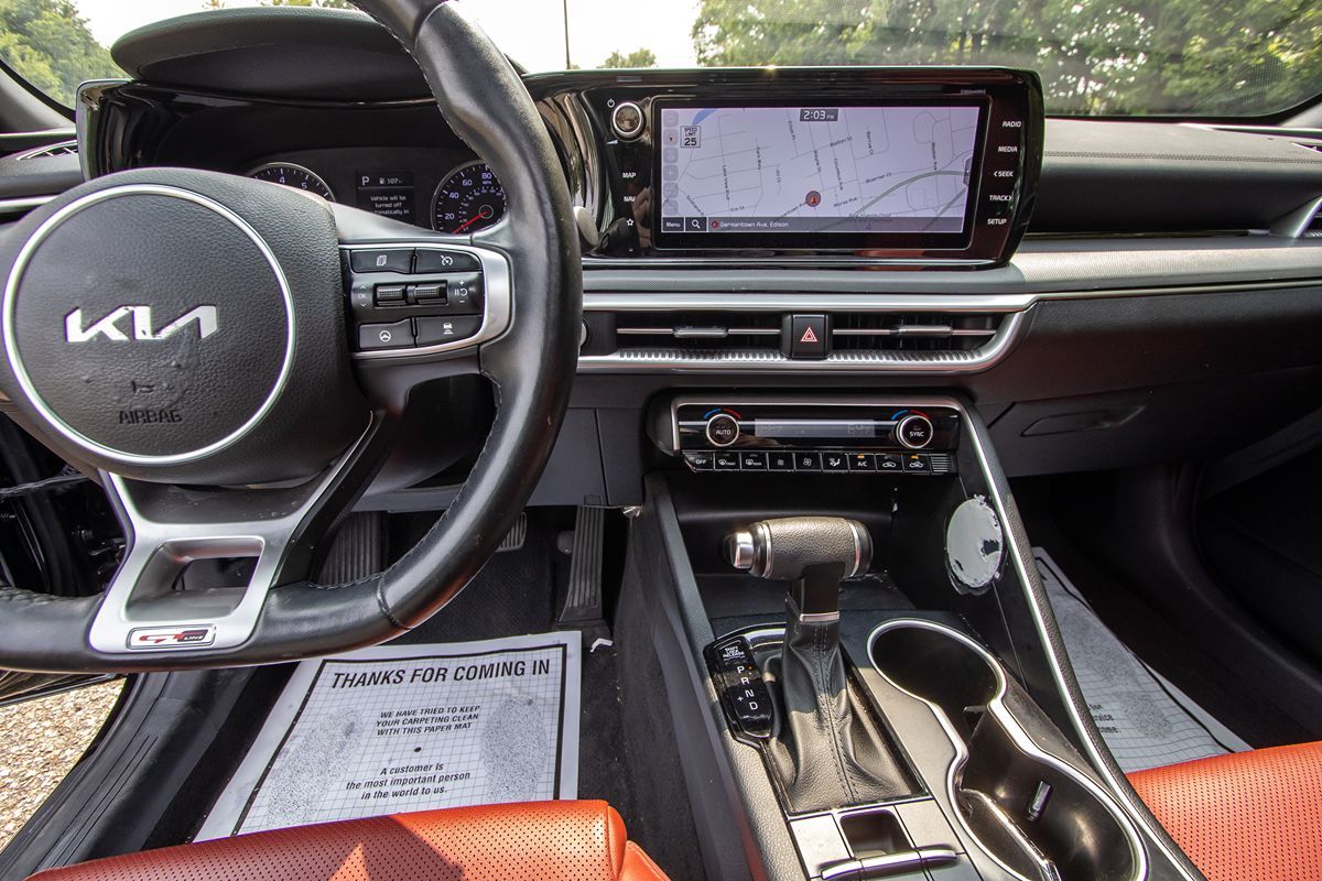 2022 Kia K5 GT-Line photo 14
