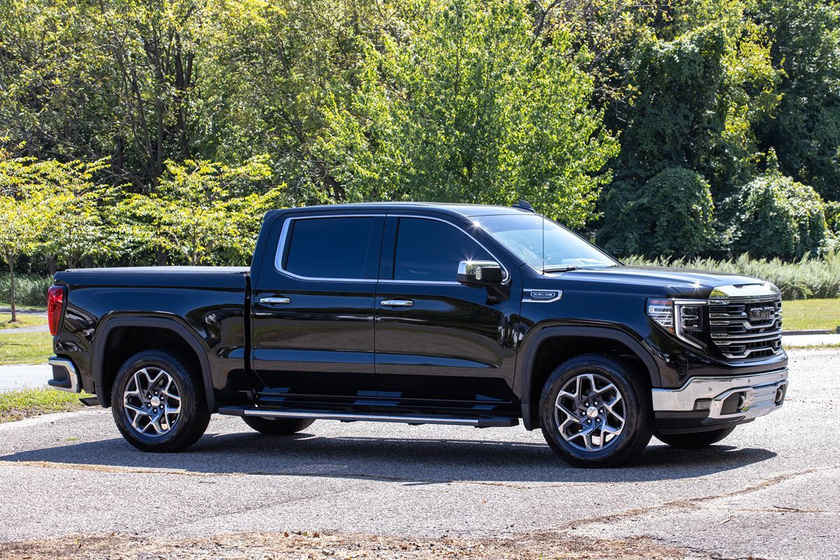 2022 Gmc Sierra 1500 SLT photo 3