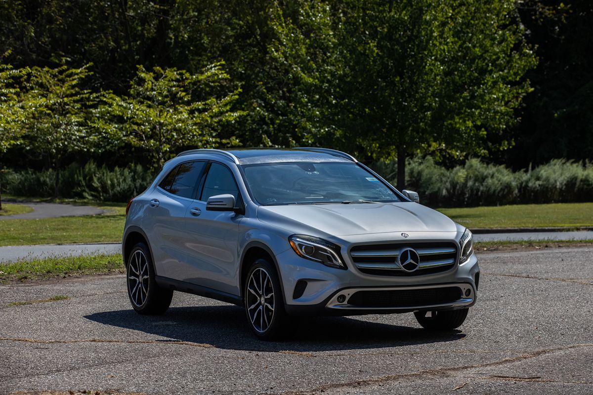 2015 Mercedes Benz GLA 250 photo 2