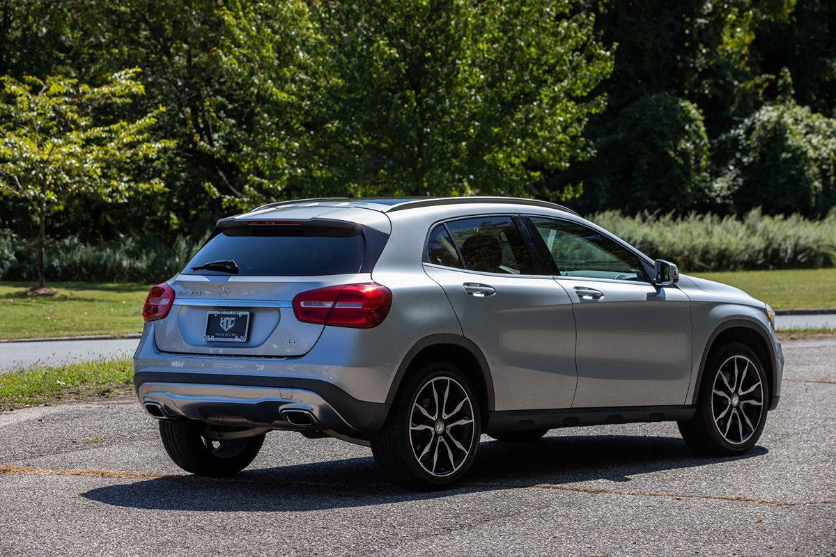 2015 Mercedes Benz GLA 250 photo 4