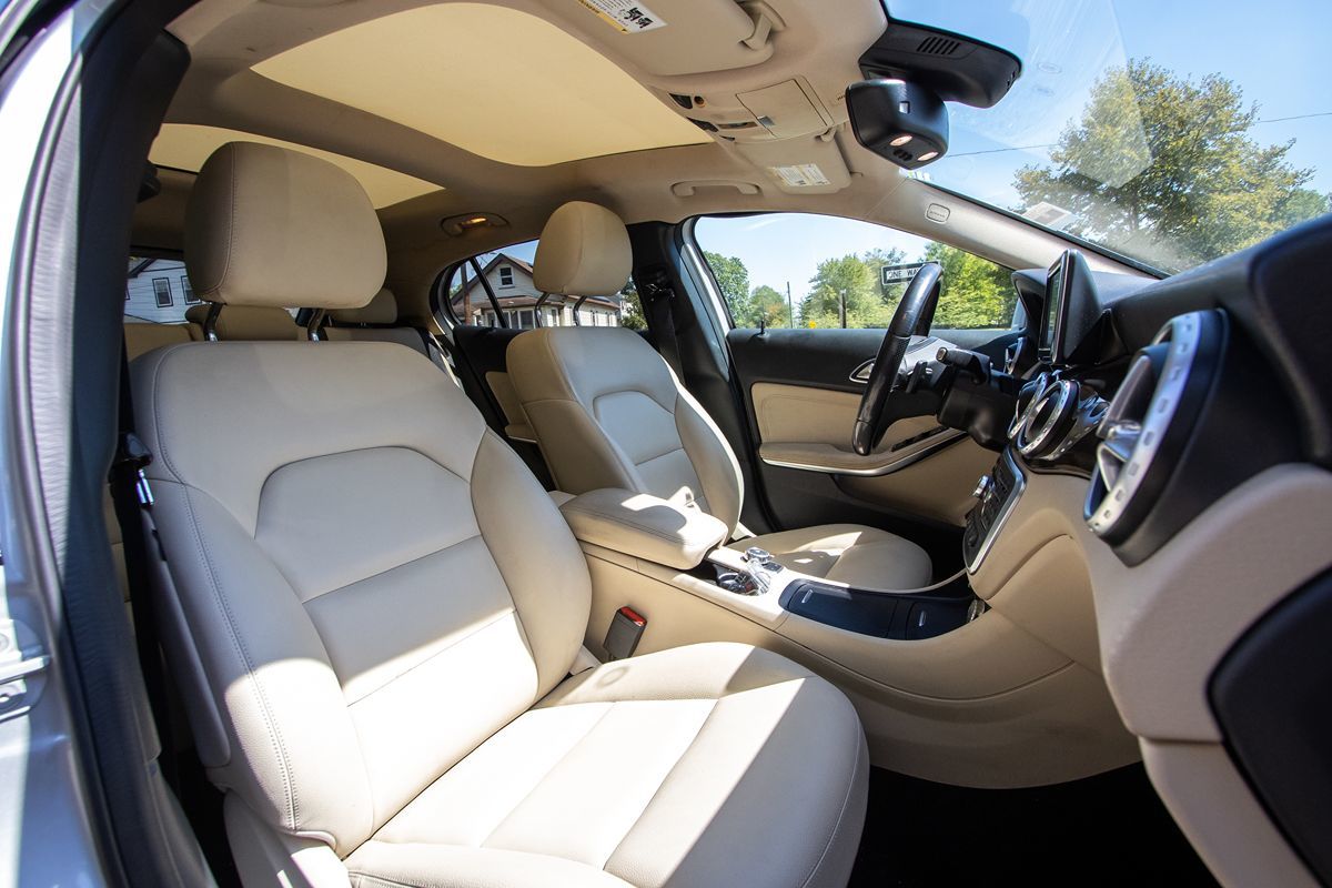 2015 Mercedes Benz GLA 250 photo 19