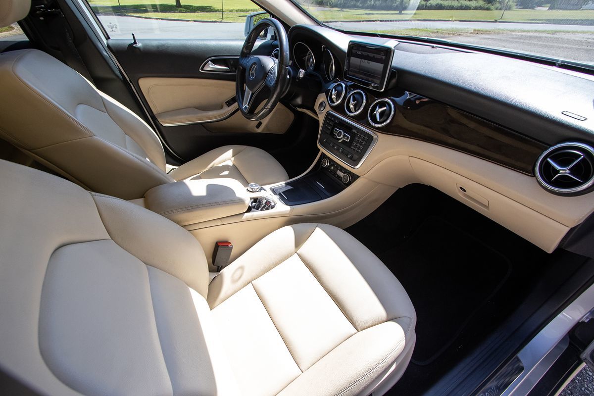 2015 Mercedes Benz GLA 250 photo 20