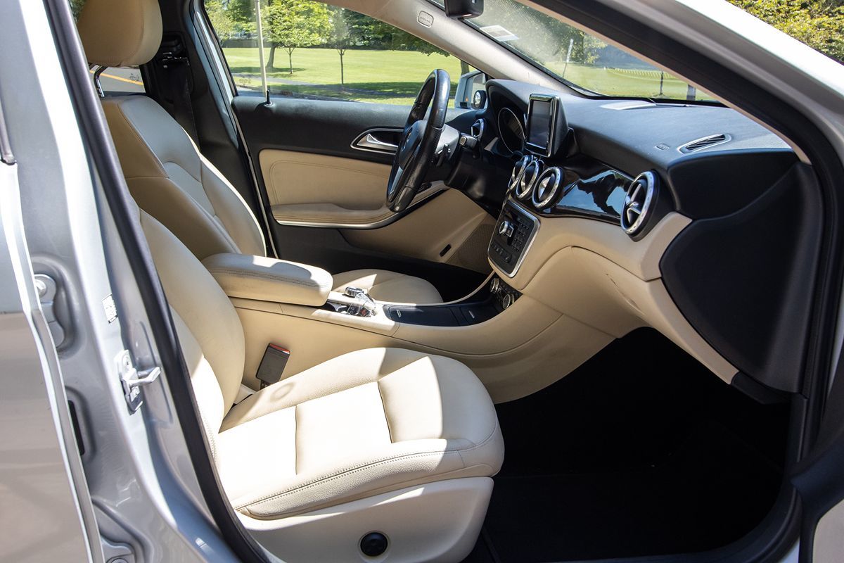 2015 Mercedes Benz GLA 250 photo 21