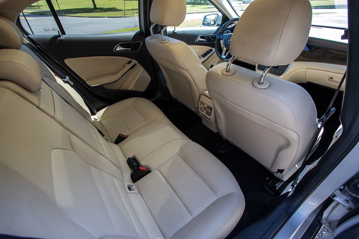 2015 Mercedes Benz GLA 250 photo 24