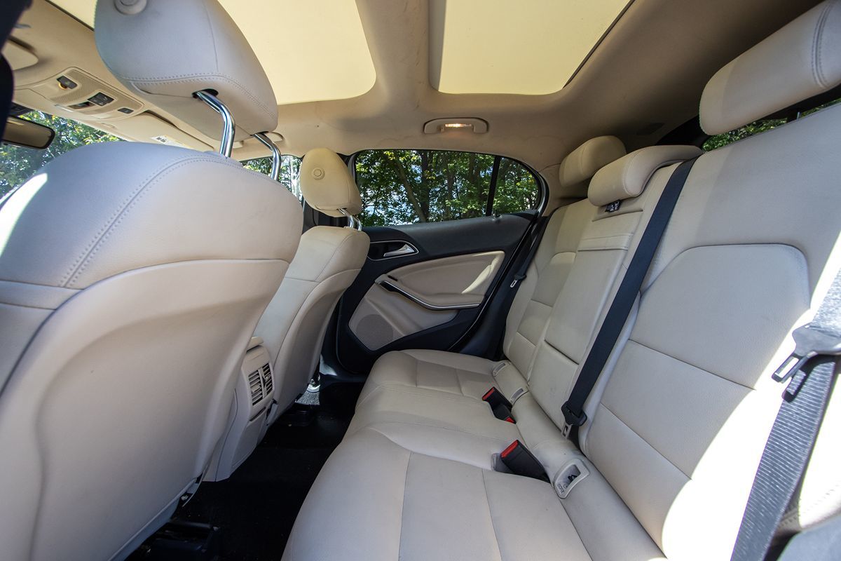 2015 Mercedes Benz GLA 250 photo 26