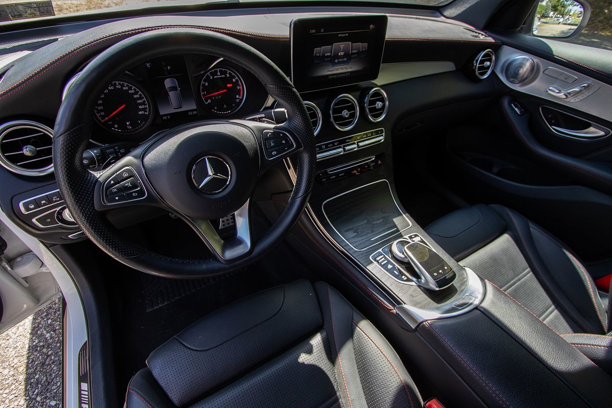 2018 Mercedes Benz GLC AMG 43 4MATIC photo 12