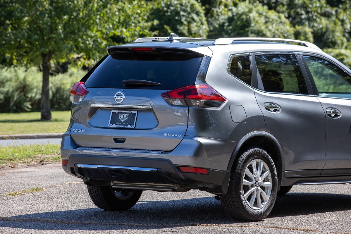 2018 Nissan Rogue SV photo 5