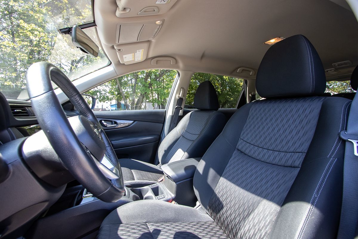 2018 Nissan Rogue SV photo 10