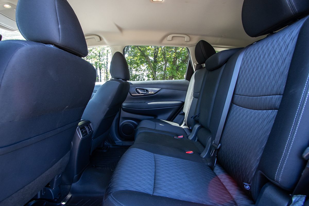 2018 Nissan Rogue SV photo 27