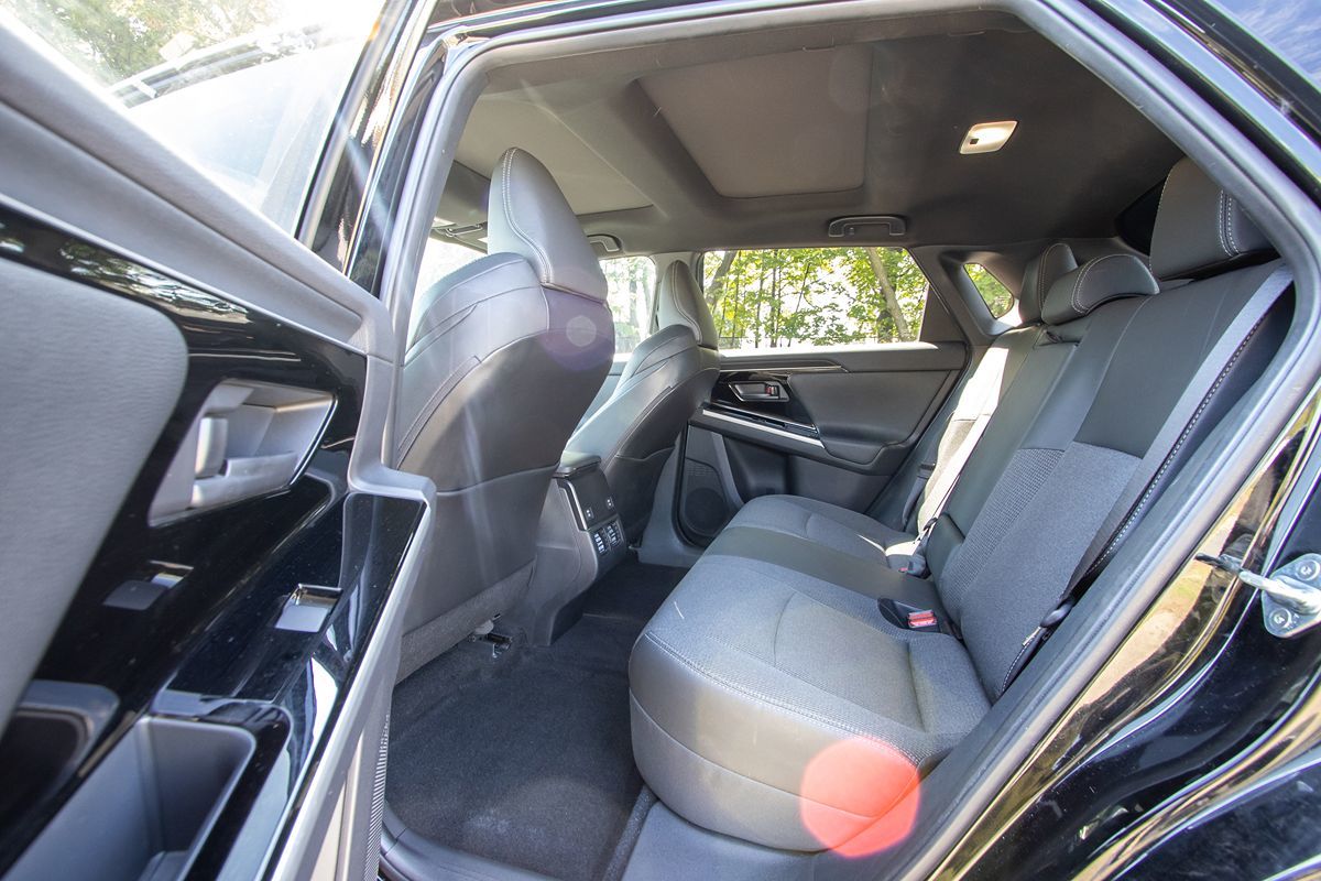 2023 Toyota bZ4X XLE photo 24