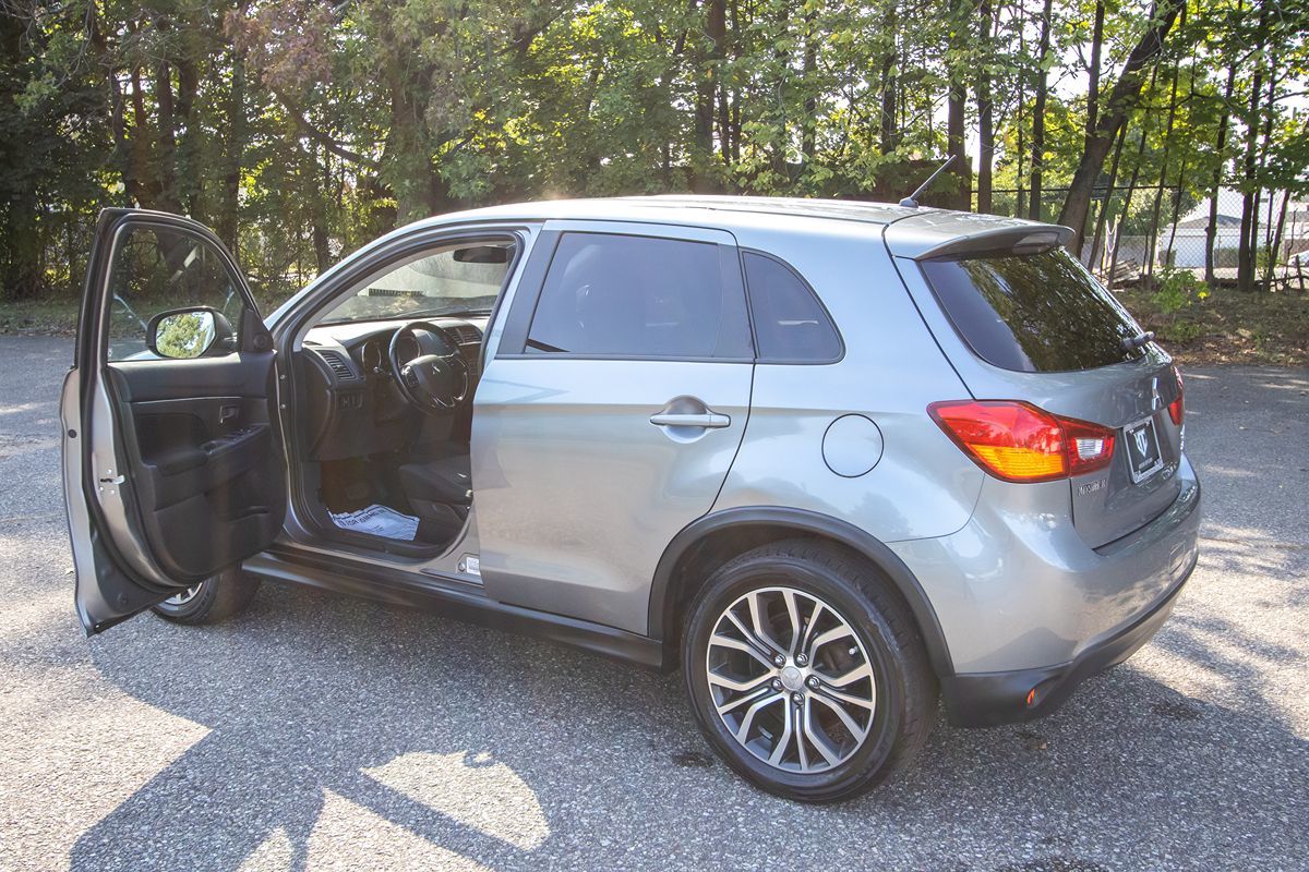 2016 Mitsubishi Outlander Sport ES SE photo 7