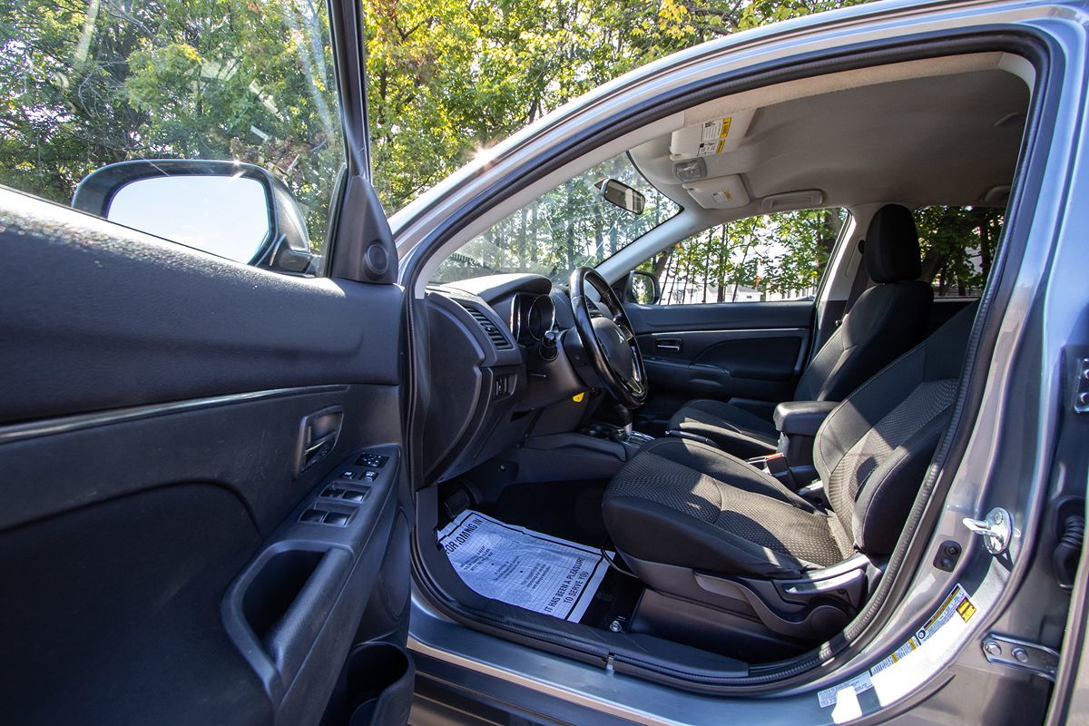 2016 Mitsubishi Outlander Sport ES SE photo 8