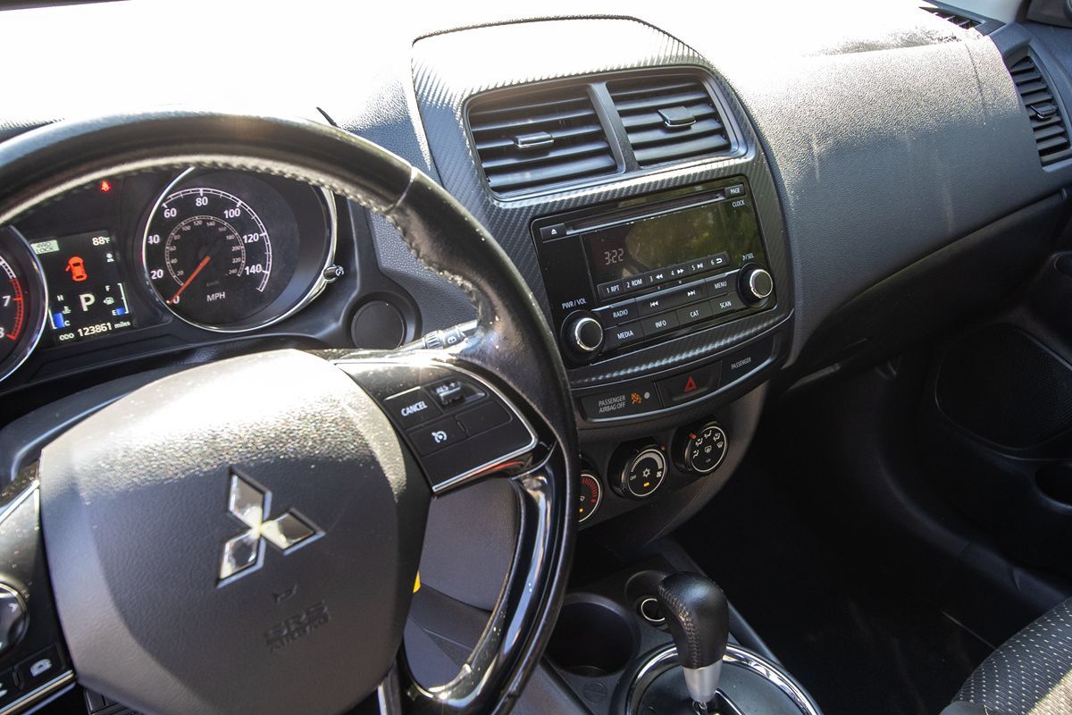 2016 Mitsubishi Outlander Sport ES SE photo 13