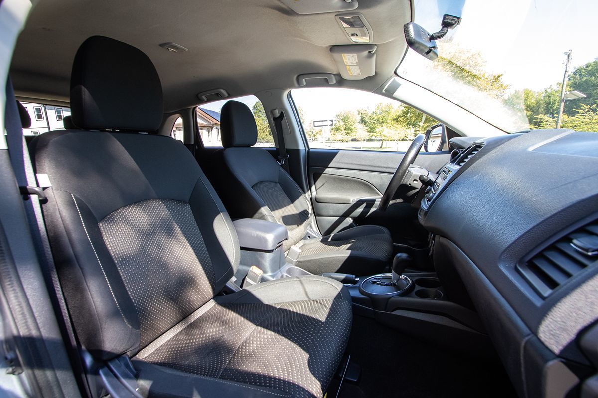 2016 Mitsubishi Outlander Sport ES SE photo 18