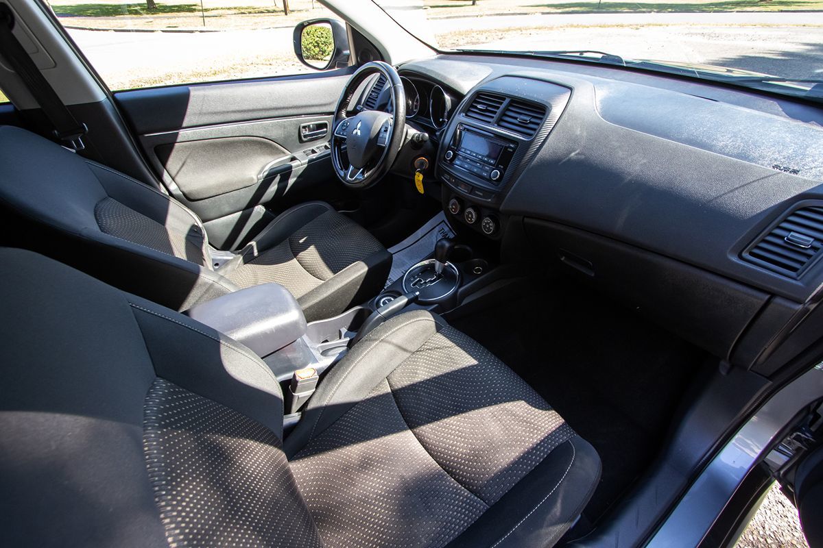 2016 Mitsubishi Outlander Sport ES SE photo 19