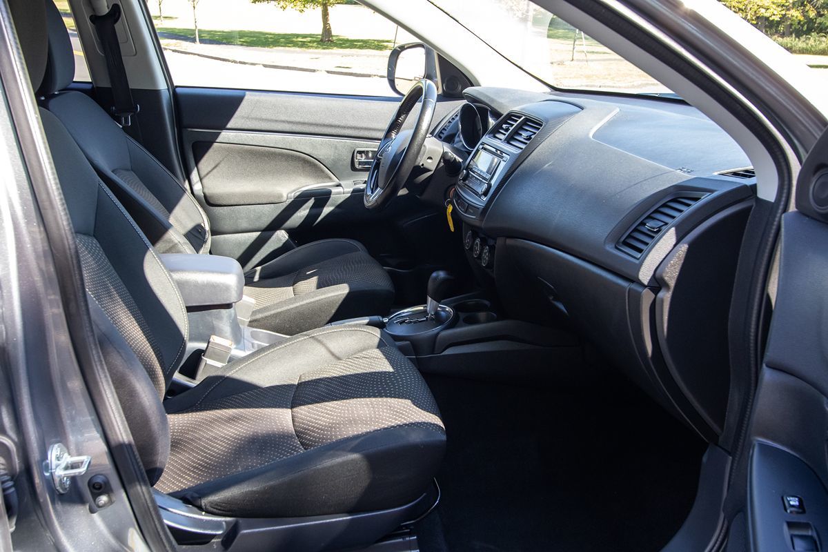 2016 Mitsubishi Outlander Sport ES SE photo 20