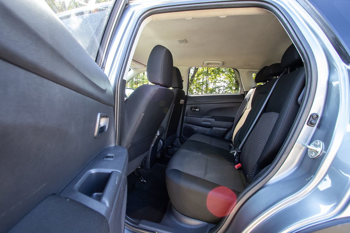 2016 Mitsubishi Outlander Sport ES SE photo 24