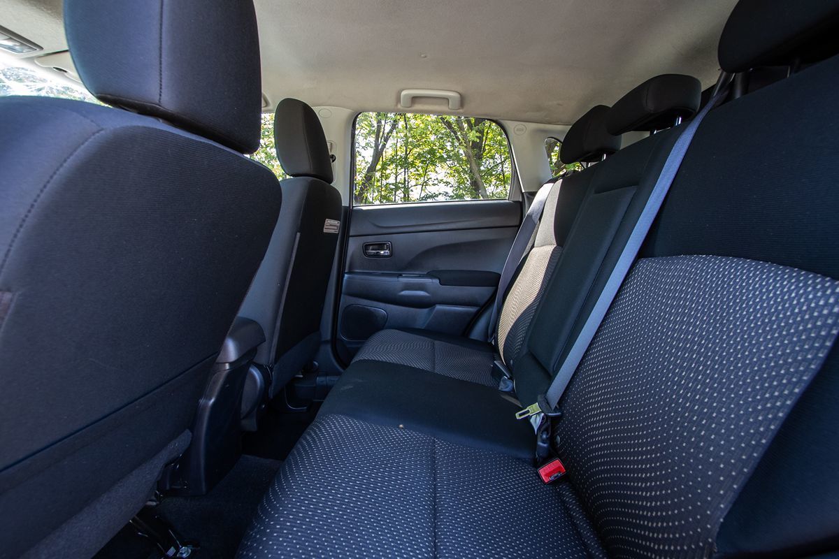 2016 Mitsubishi Outlander Sport ES SE photo 25