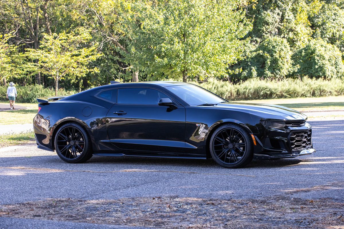 2018 Chevrolet Camaro 1LS 1LT photo 3