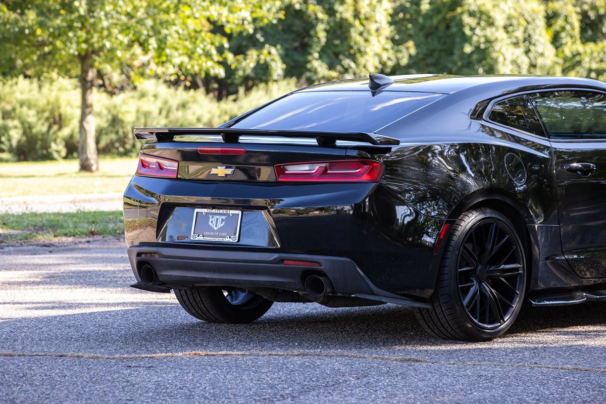 2018 Chevrolet Camaro 1LS 1LT photo 5