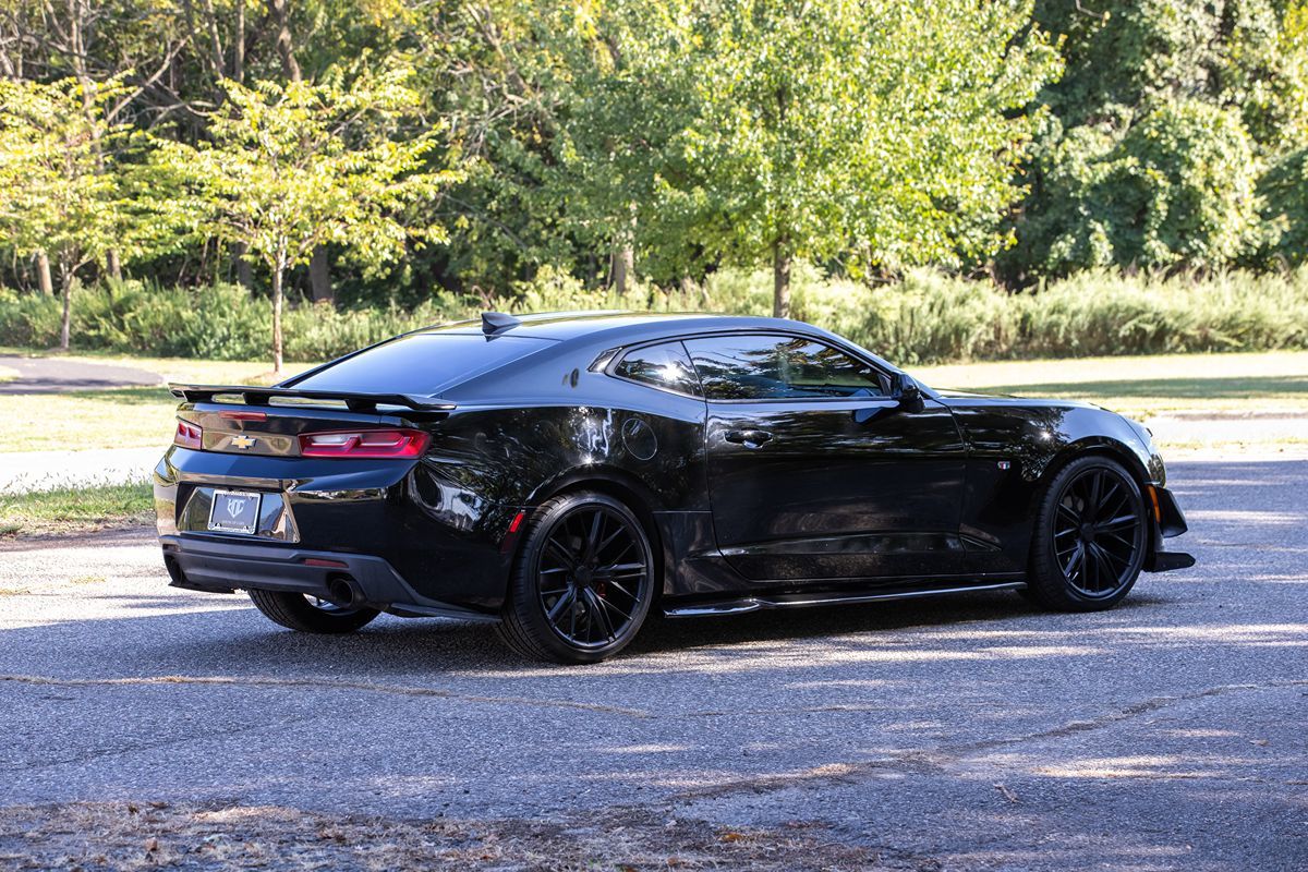 2018 Chevrolet Camaro 1LS 1LT photo 4