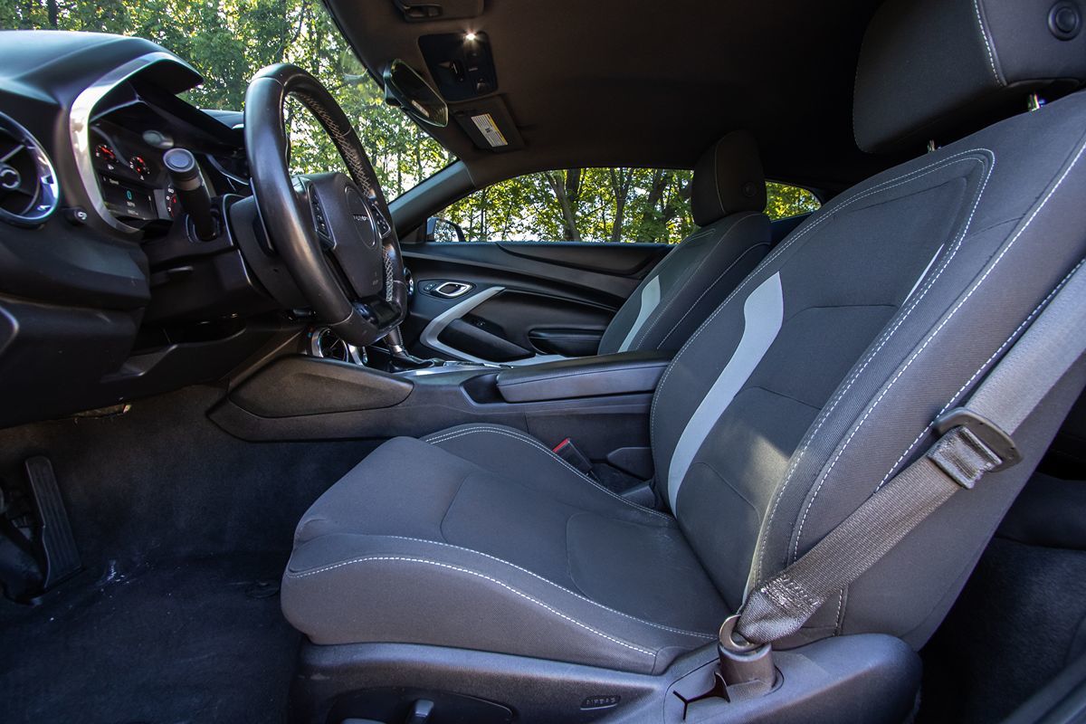 2018 Chevrolet Camaro 1LS 1LT photo 9