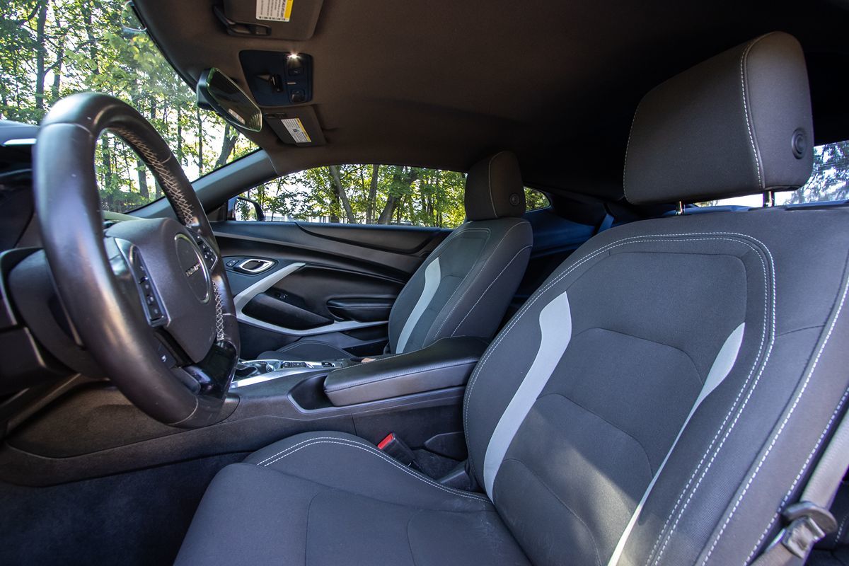 2018 Chevrolet Camaro 1LS 1LT photo 10