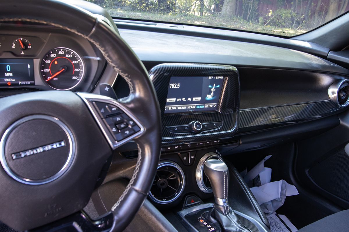 2018 Chevrolet Camaro 1LS 1LT photo 13