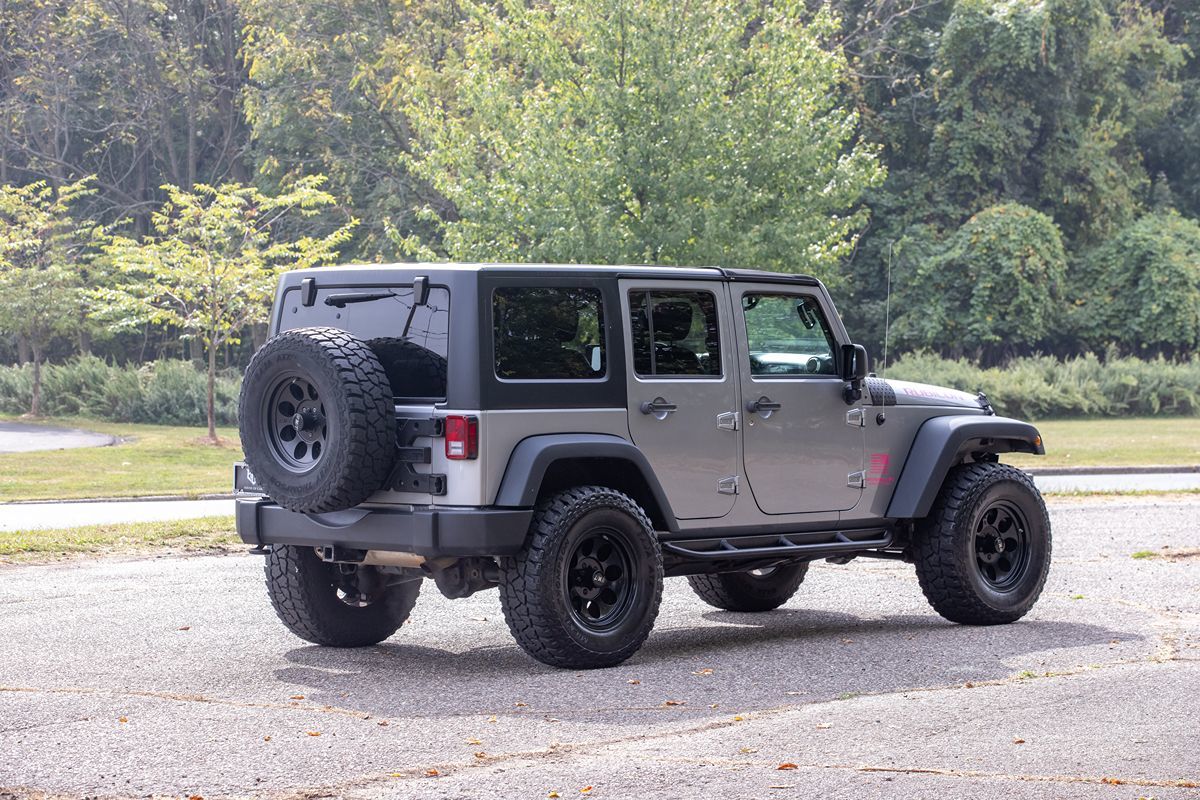 2013 Jeep Wrangler Unlimited Rubicon photo 4