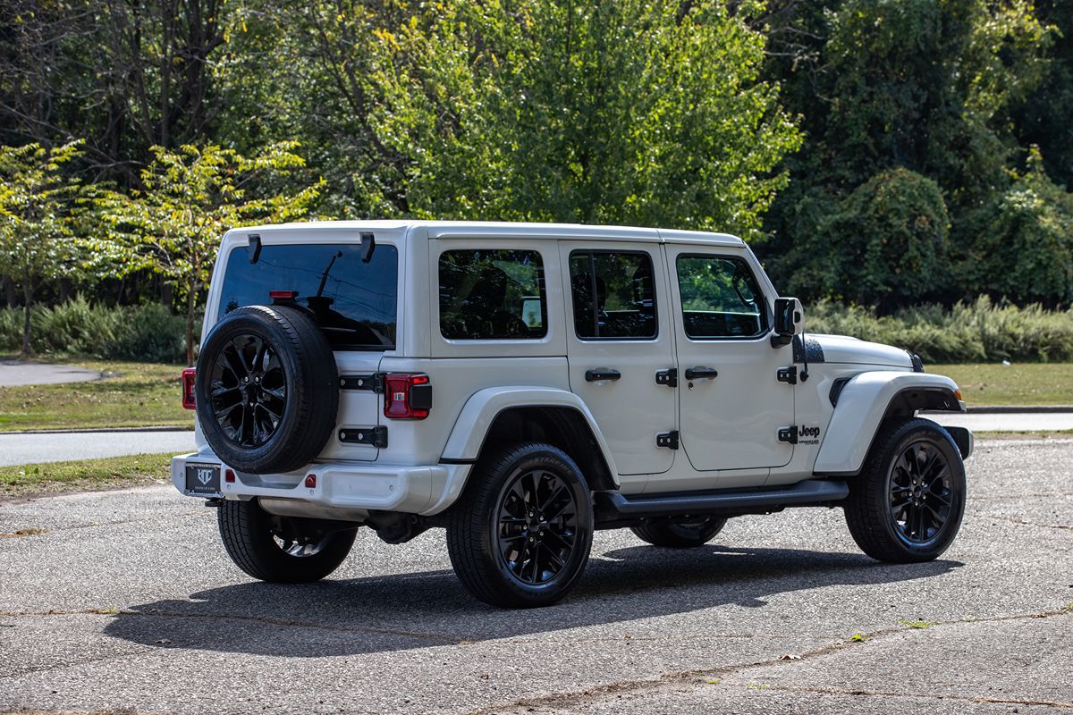 2020 Jeep Wrangler Unlimited Sahara High Altitude photo 4