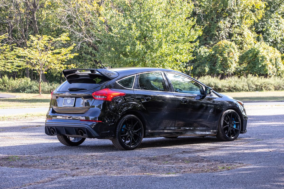 2017 Ford Focus RS photo 2