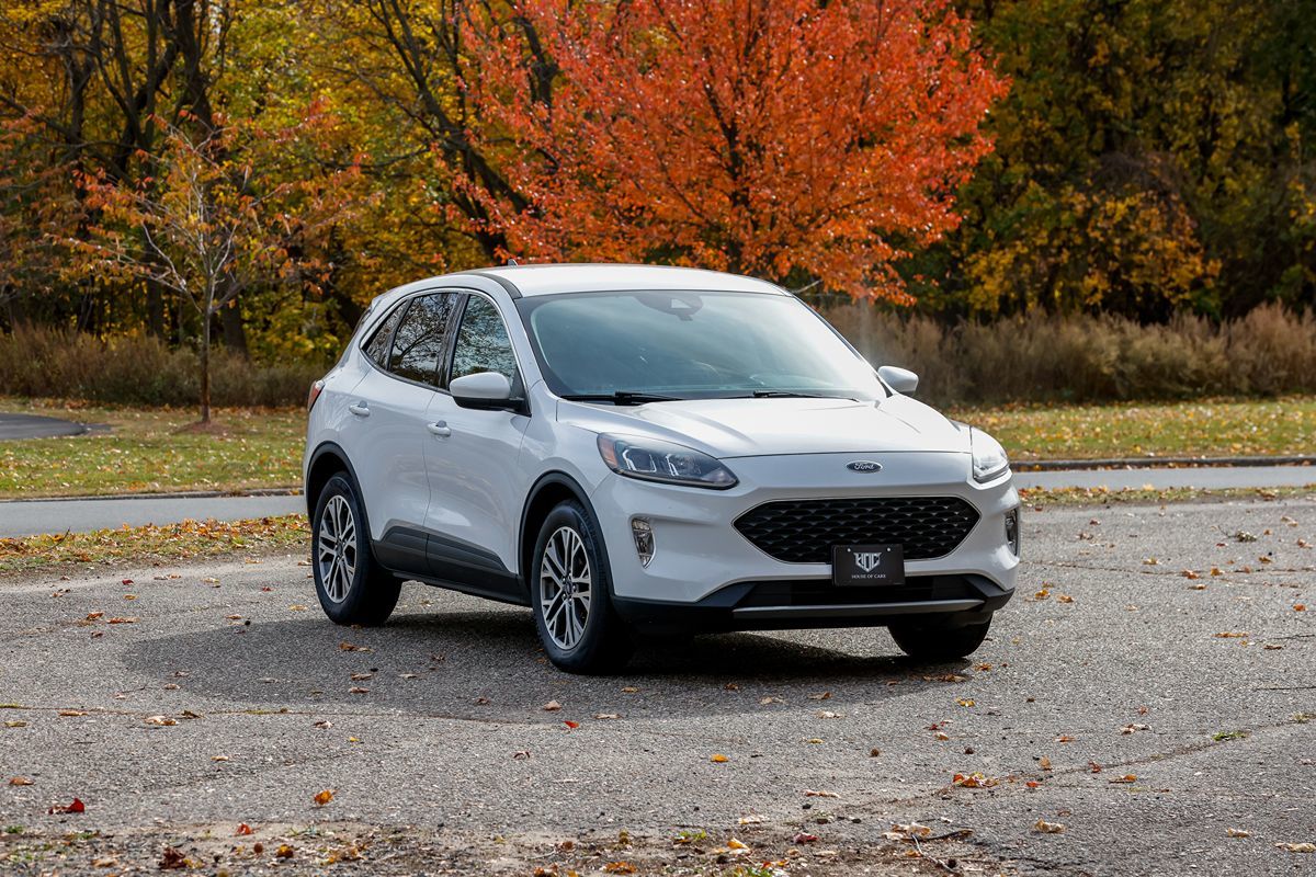 2022 Ford Escape SEL Hybrid photo 2