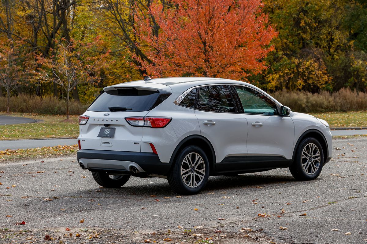 2022 Ford Escape SEL Hybrid photo 4