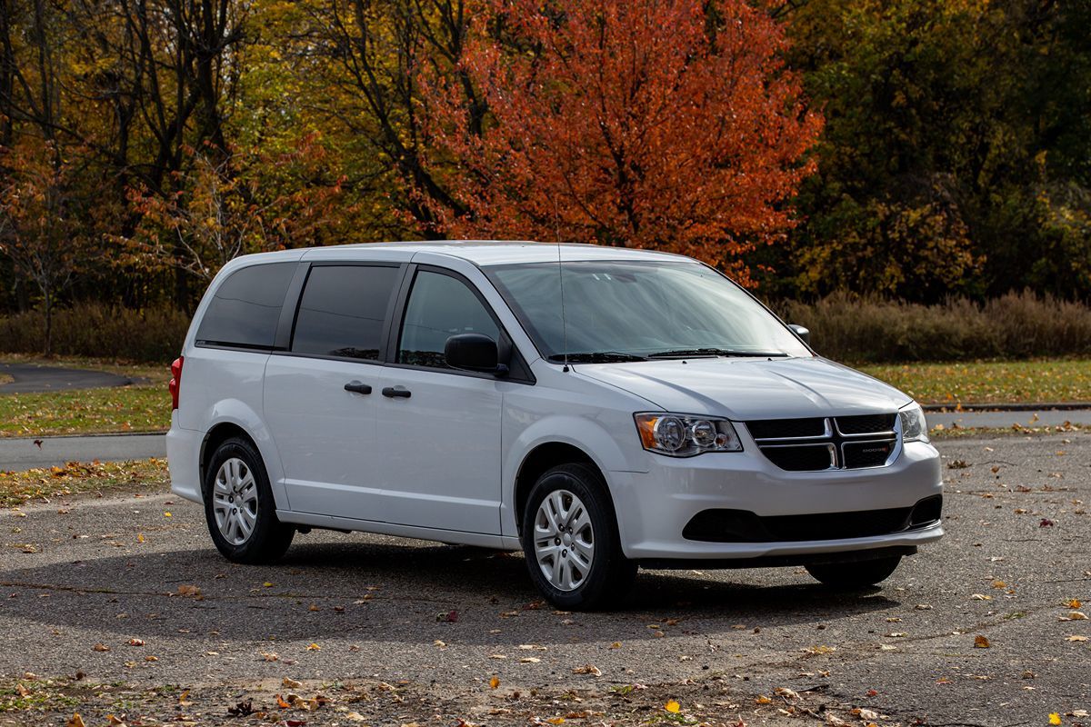 2019 Dodge Grand Caravan SE photo 2