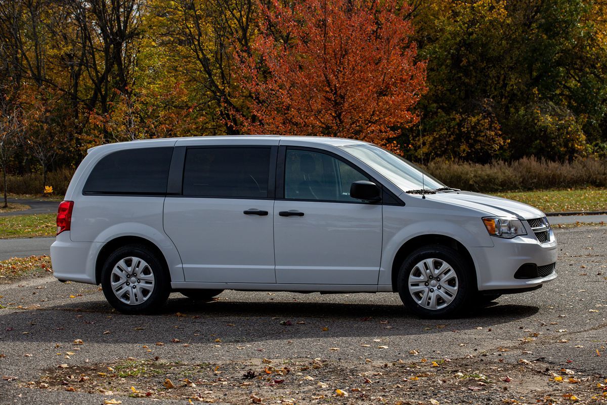 2019 Dodge Grand Caravan SE photo 3