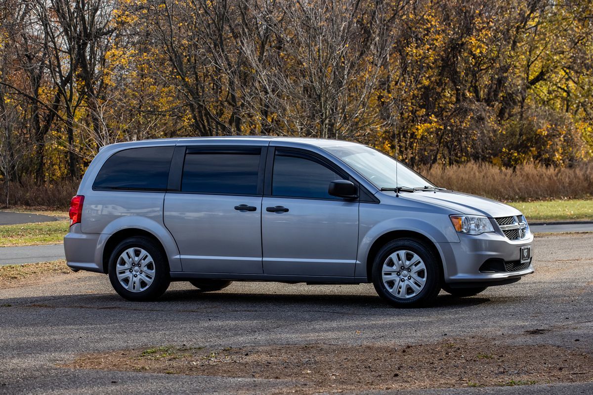 2019 Dodge Grand Caravan SE photo 3