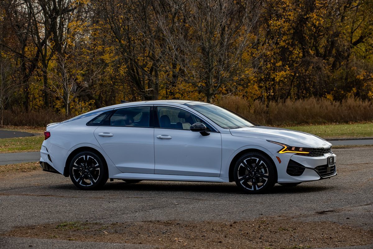 2023 Kia K5 GT-Line photo 2