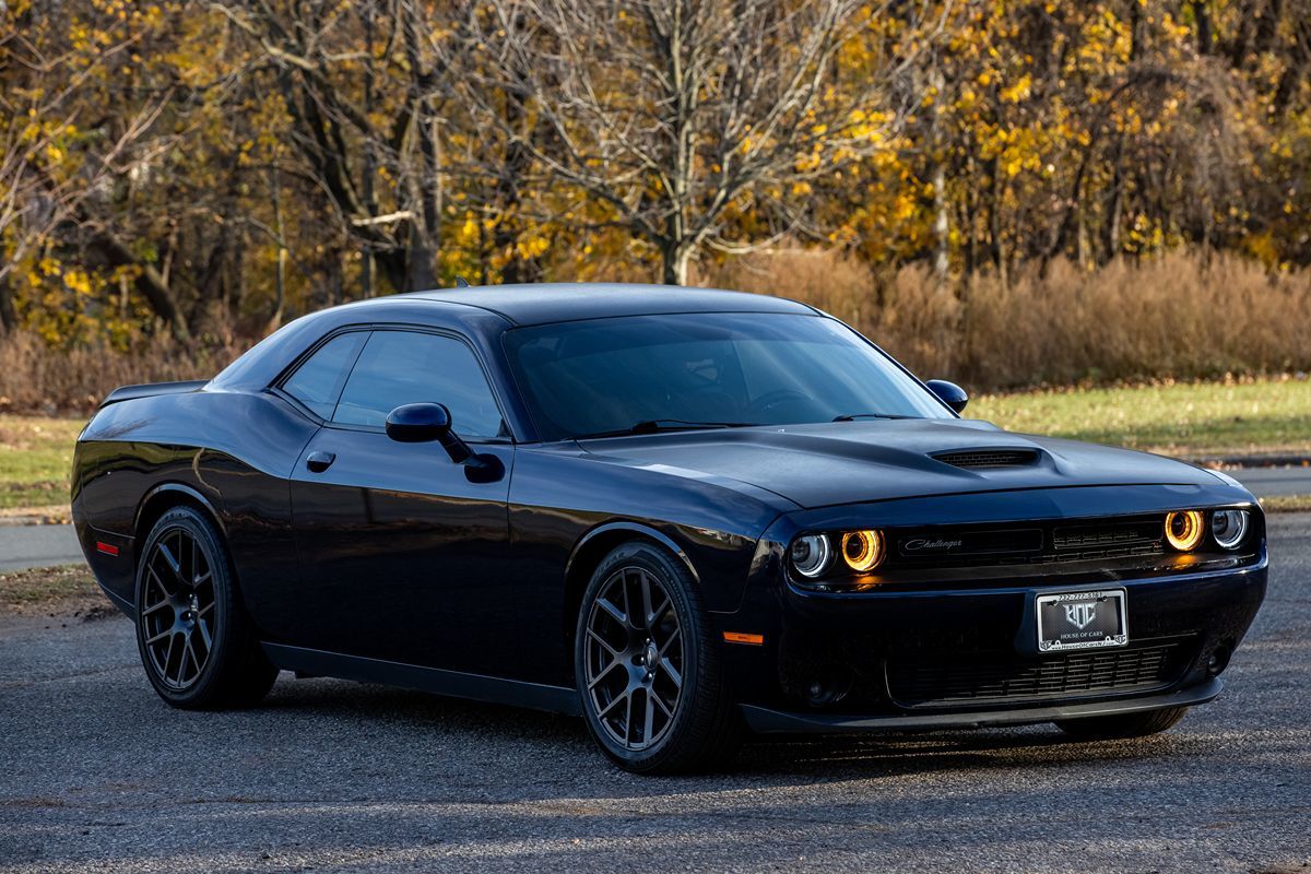 2017 Dodge Challenger T/A photo 2