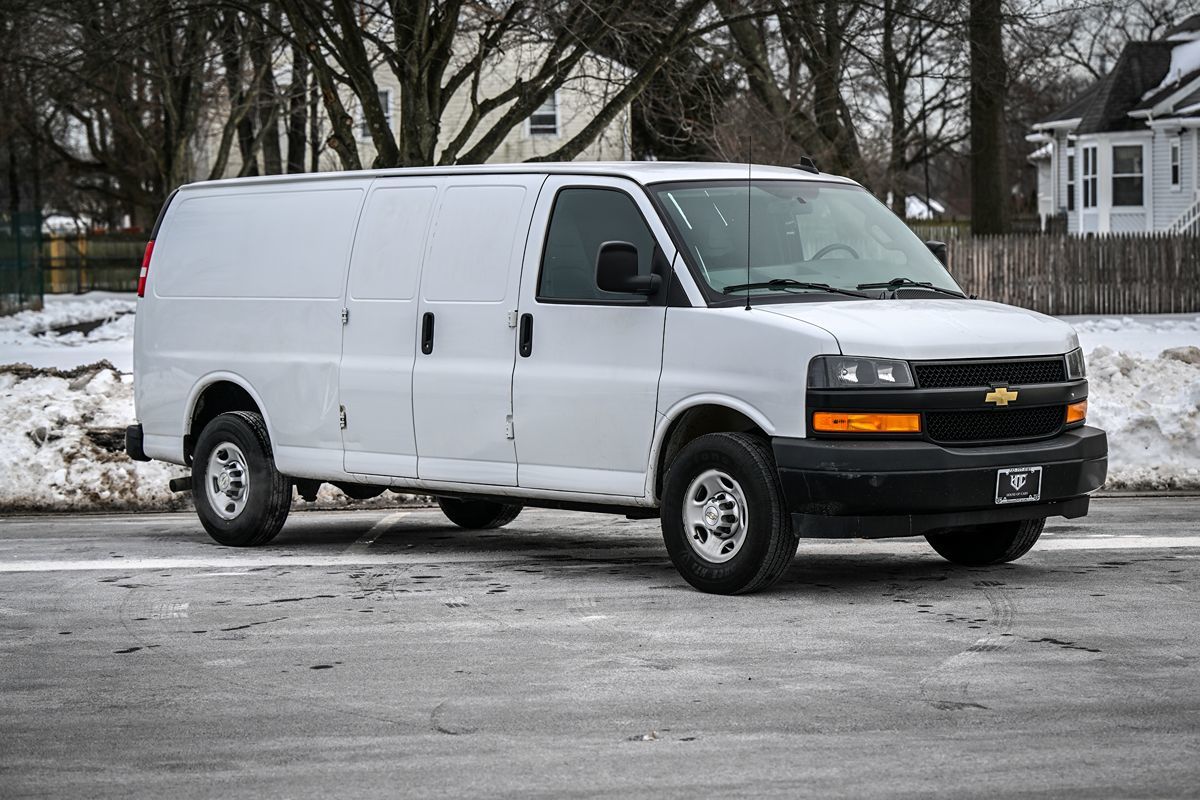 2021 Chevrolet Express Cargo Work Van - Photo 2